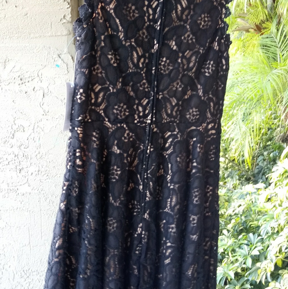 City Studio Dress - Picture 2 of 6